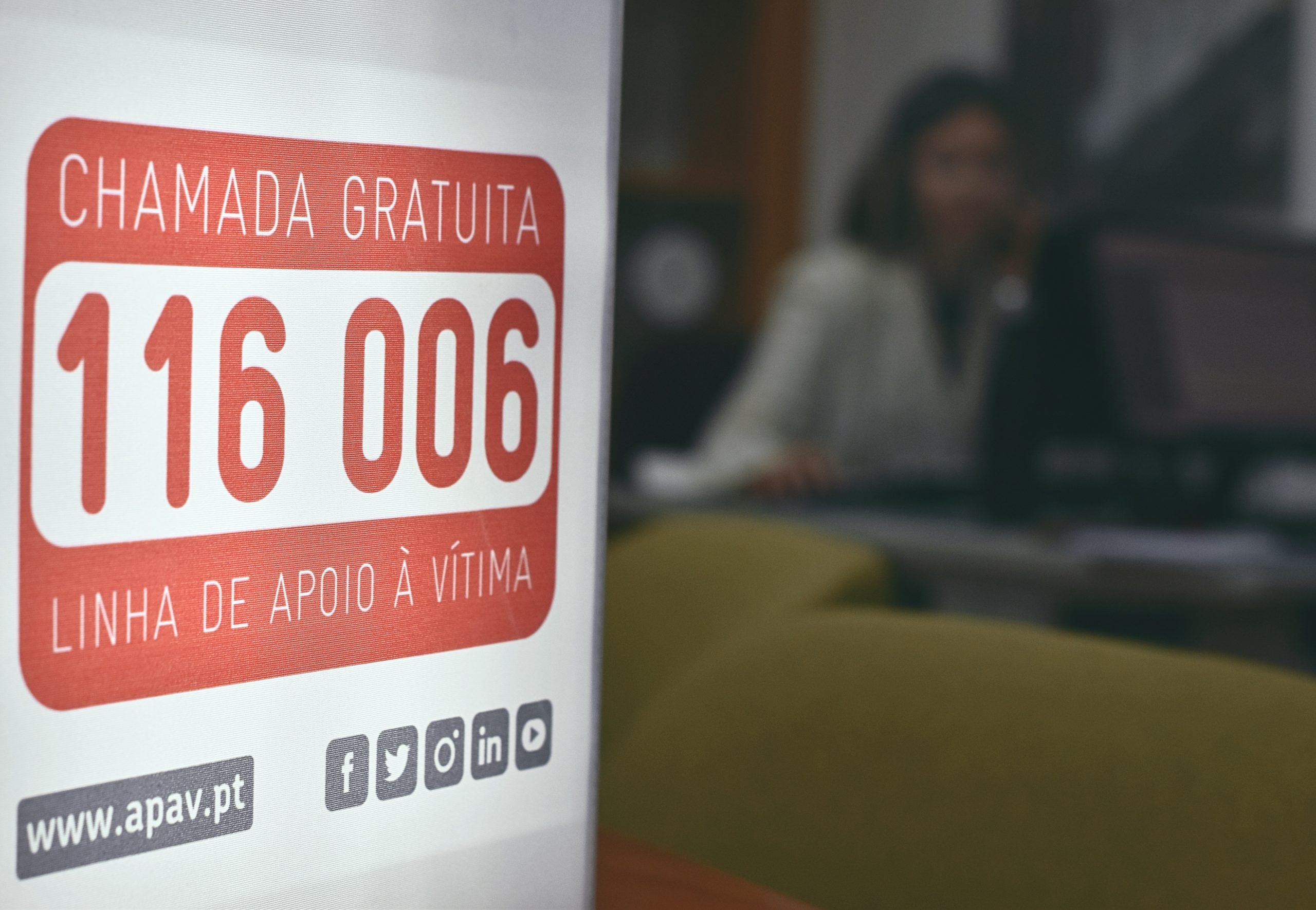 Linha de Apoio à Vítima - 116 006